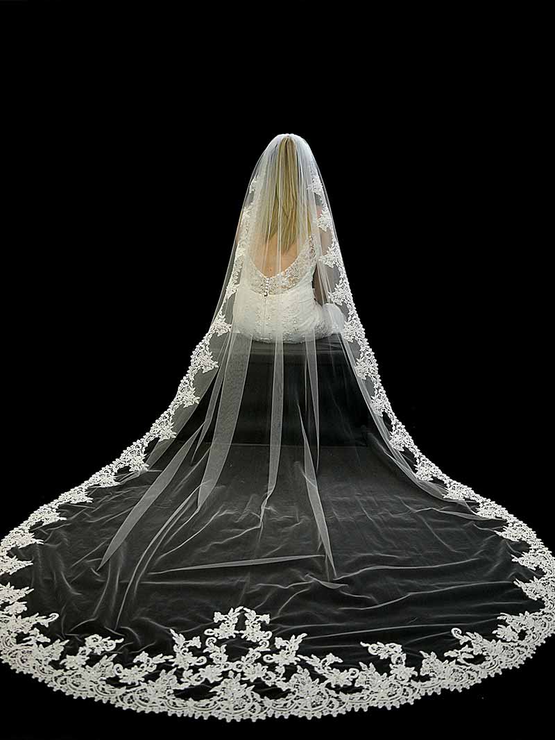 Heavy lace veil